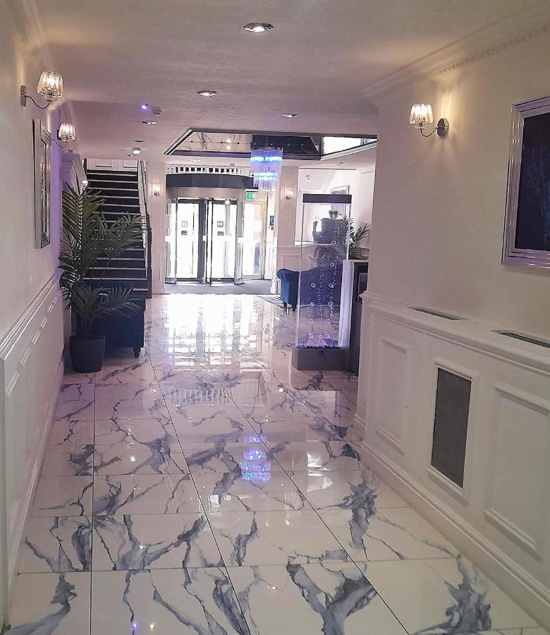 The Hillcrest Hotel